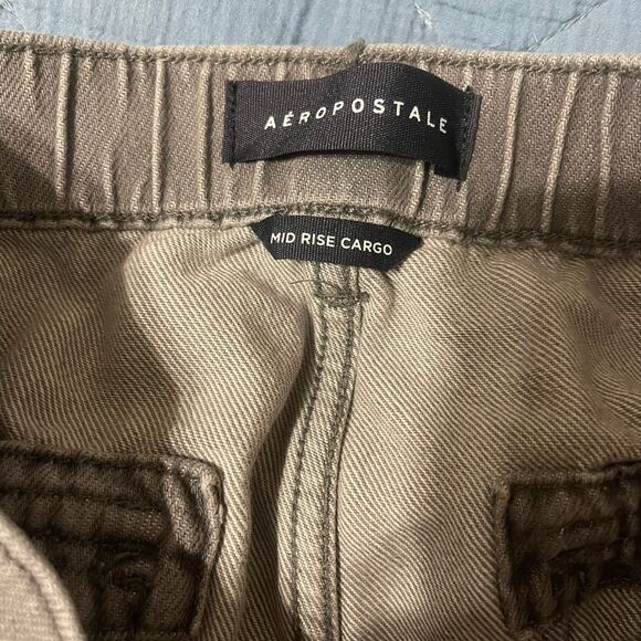 Aeropostale Mid Rise Cargo Jeans L Short - Picture 5 of 7